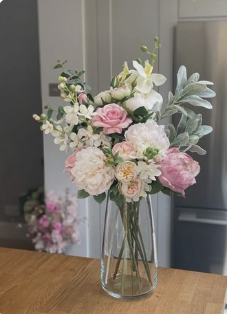 Peonies in Flower Arrangements: Meaning and Occasions